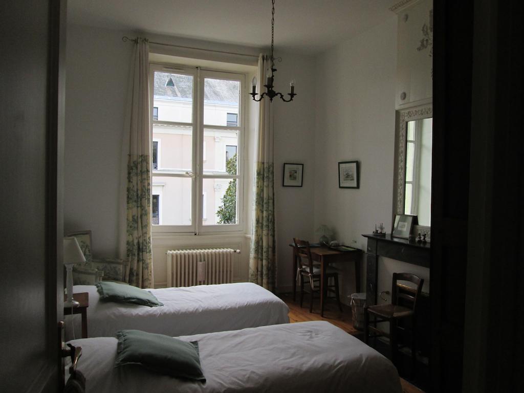 Chambre D'Hotes Marchand Angers Room photo